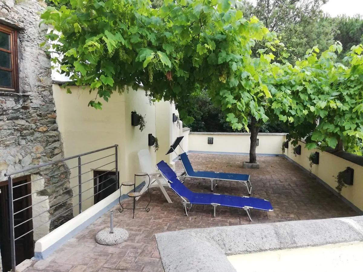 Le Petit Chateau Vezzi Portio 0*,  Italy