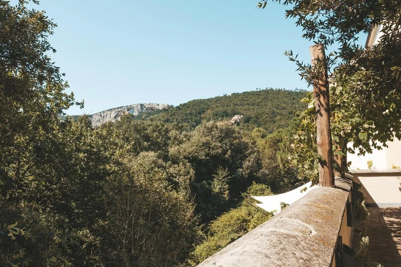 Farm stay Le Petit Chateau Vezzi Portio