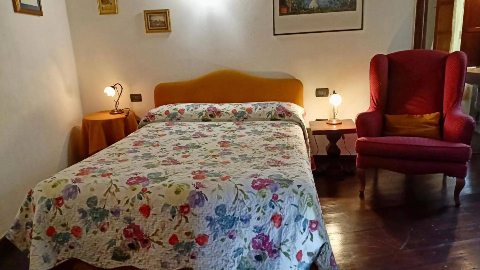 Le Petit Chateau Vezzi Portio Italy