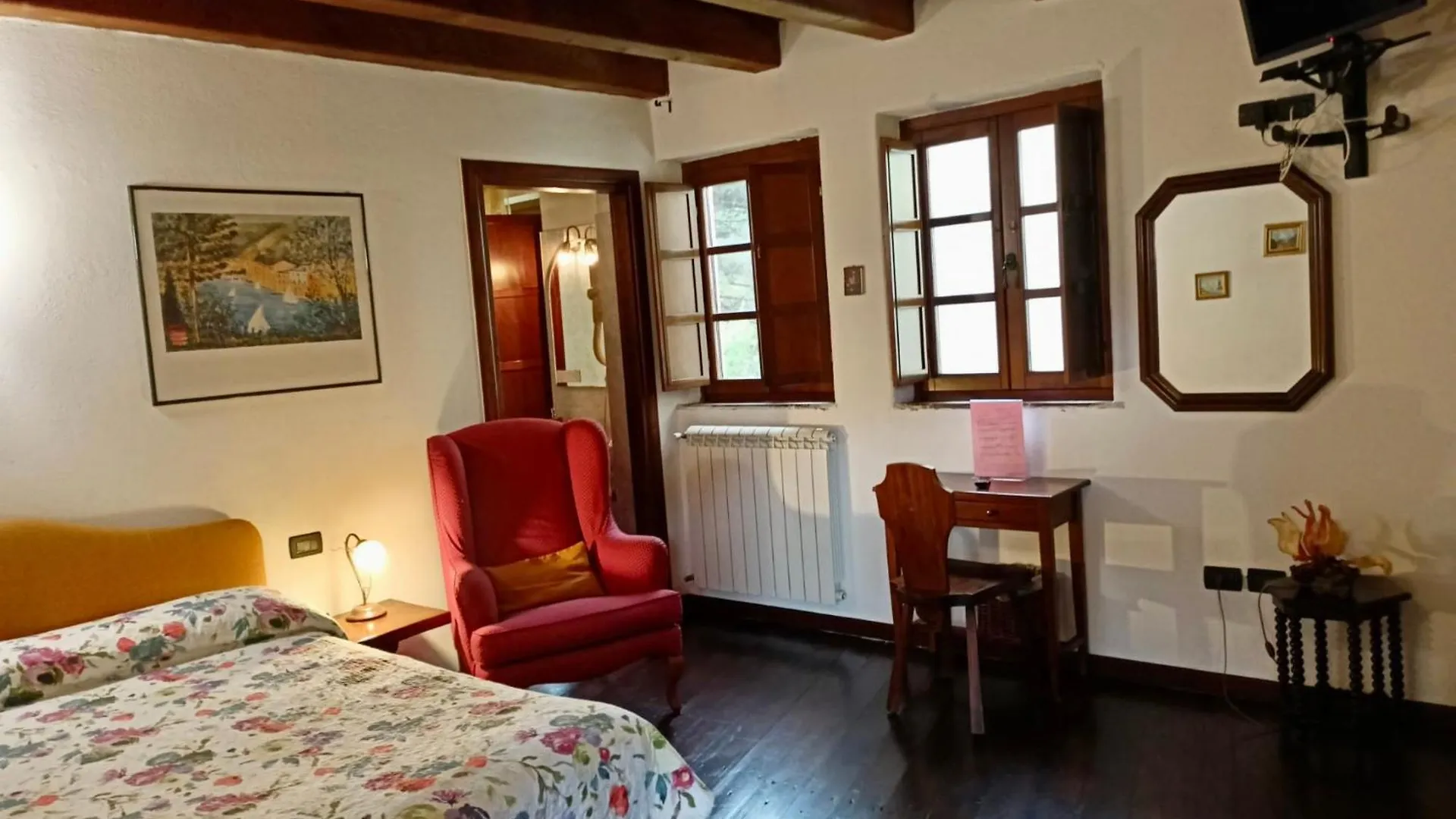 Le Petit Chateau Vezzi Portio Séjour à la ferme