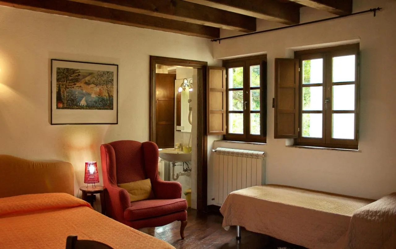 Le Petit Chateau Vezzi Portio