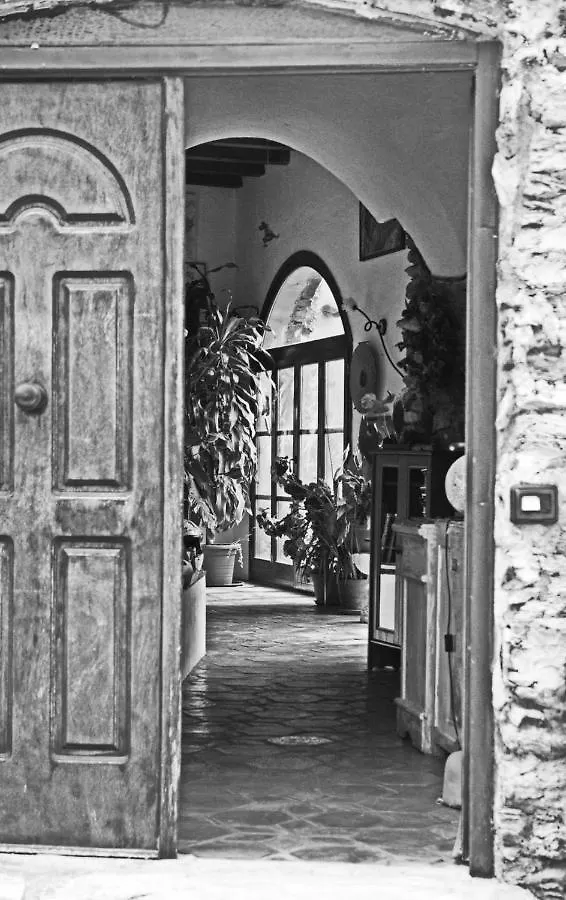 Le Petit Chateau Vezzi Portio 0*,