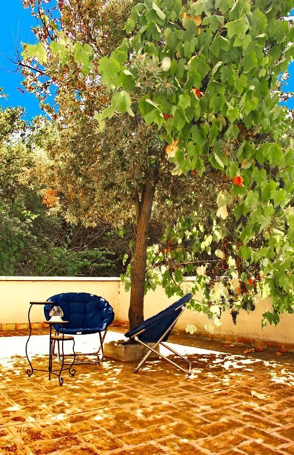 Le Petit Chateau Vezzi Portio