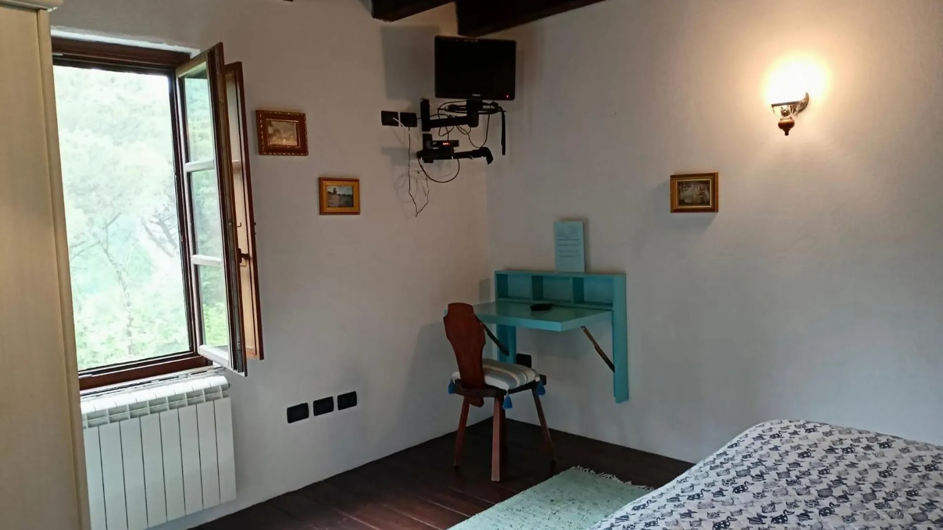 Le Petit Chateau Vezzi Portio Farm stay