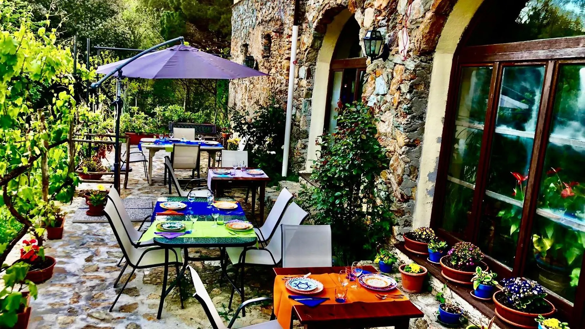 Le Petit Chateau Vezzi Portio